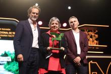 Martno Mazzonis, a destra, Con Angelo Loy e la responsabile Rai de Il fattore umano, Raffaella Pusceddu